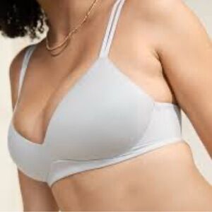 Aerie Sunnie Wireless Comfort Bra Size 34DD Platinum Silver